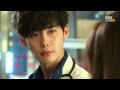 SBS [Doctor Stranger] - Park Hoon (Lee Jong-suk) finding the red bracelet and the suspicious woman