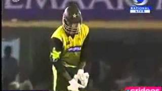 Final moments of Pakistan vs India @ Mohali in 2007 See wat hapnd