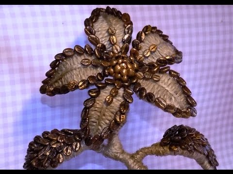 Цветок из кофейных зерен фото