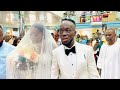 Wife of Akwaboah in uncontrollable tears as she walks down the aisle with her husband 🎊🥲