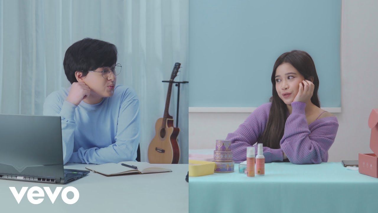 Arsy Widianto, Brisia Jodie - Mantan Teman (Official Music Video) Arsy Widianto, Brisia Jodie - Mantan Teman (Official Music Video)