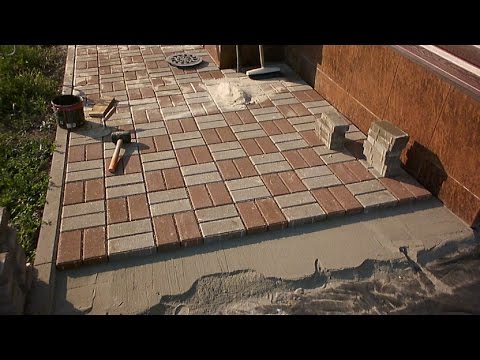 Как самому выложить тротуарную плитку видео