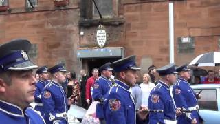 The POG rounding of their parade 2014