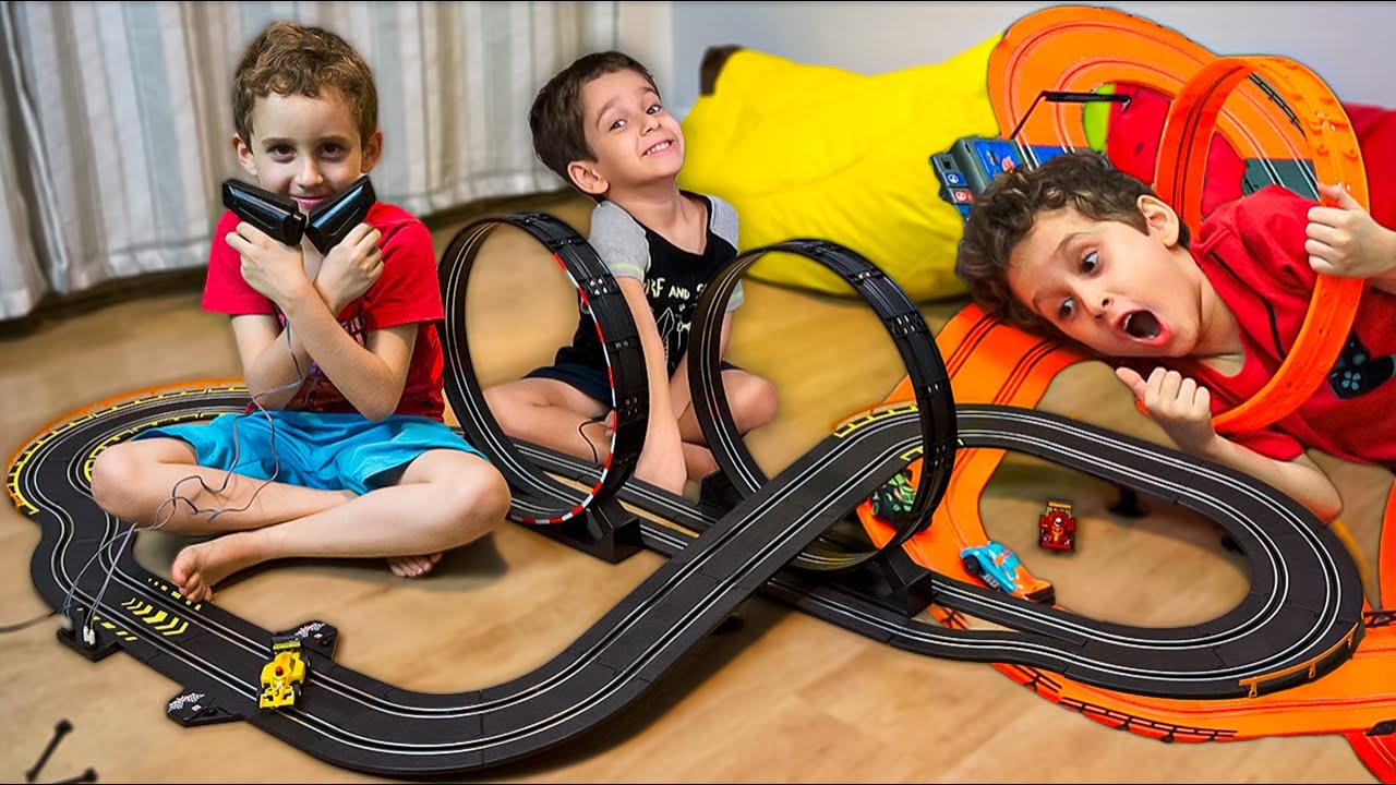 Pistas de Carrinhos Autorama e Mcqueen – Vídeo Infantil para Crianças