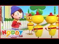 The bowling competition! | Noddy In Toyland