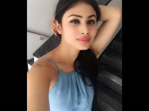 Download Mouni Roy pemeran Naagin (Shivanya Ritik Raheja) dalam Serial NAAGIN di SCTV free