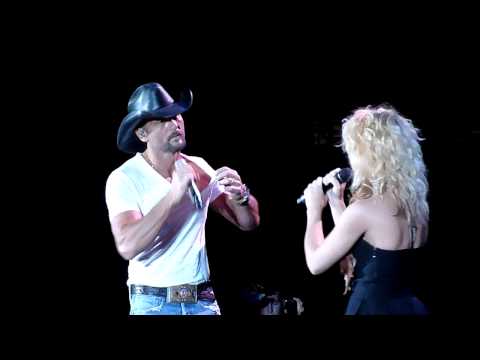 Tim Mcgraw Kicks out Fan before duet with Band Perry Gorge WA 6 18 2011
