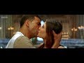 Kareena & Akshay Kumar kissing on screen