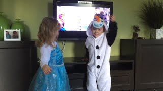 Funny frozen twins tell Mummy to