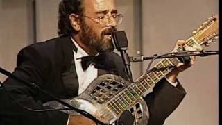Bob Brozman plays