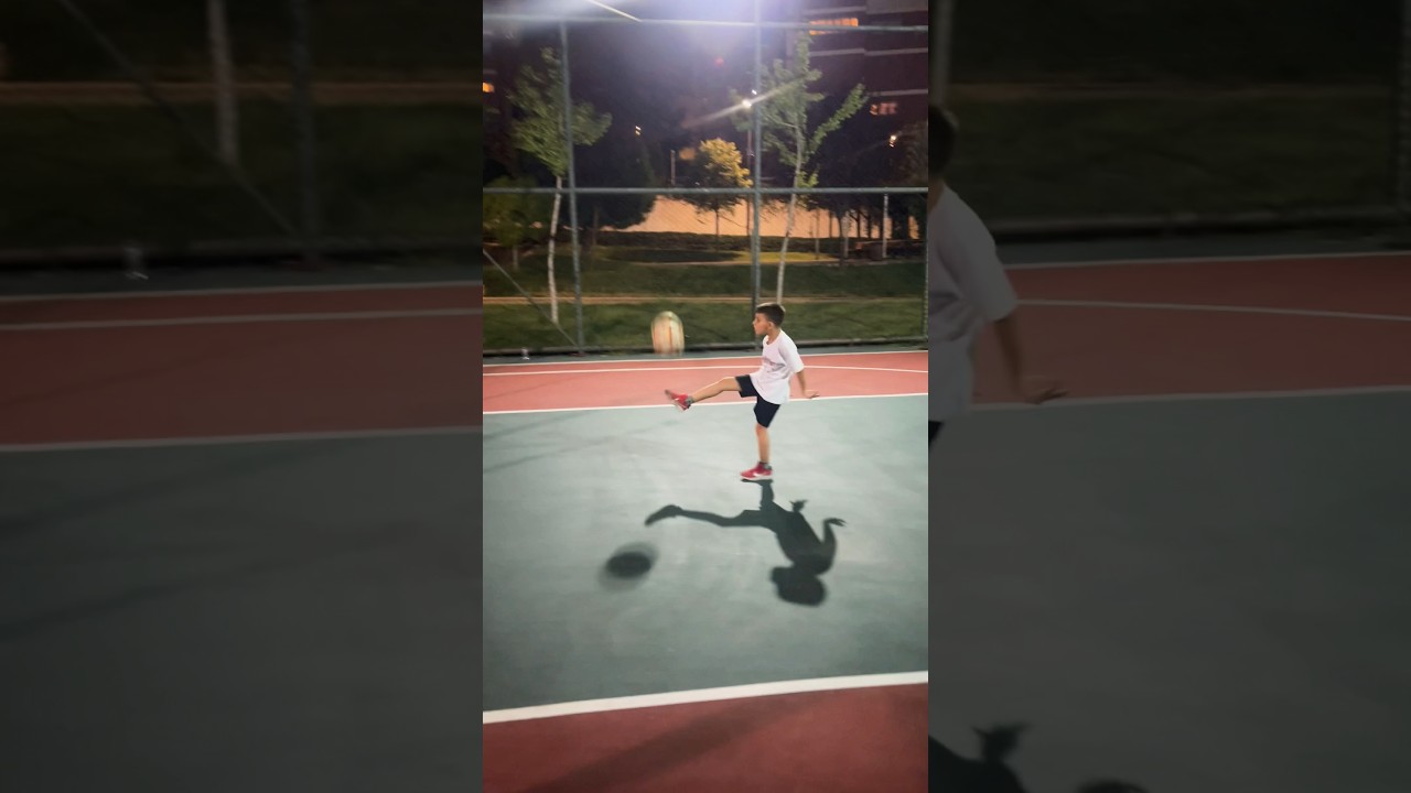 Futbol topu ile basket attım #funny #keşfet #basket #basketball #futbol #football #tricks