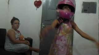 juyana e julia dançando o halley shak