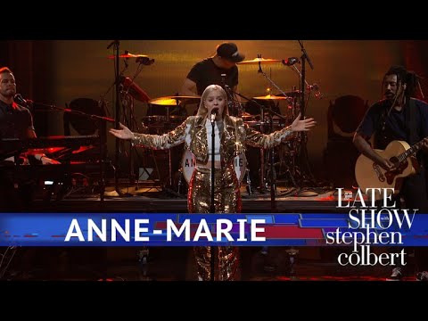 Download Anne Marie Performs '2002' free