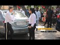 When Kajol Meet Kareena Kapoor in middle of road | ऐसी क्या बात हो रही है 😂🤣