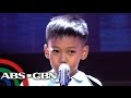 Boy with guitar gets standing ovation on 'Voice Kids'