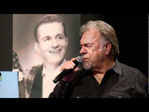 Gene Watson When A Man Can t Get A Woman Off His Mind.