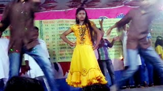 Bangladeshi School Girl's Awesome stage Dance in Public Concert