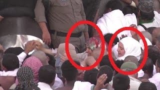 Women reach Black Stone despite crowd Hajar Aswad Touch 2016 Umrah Hajj