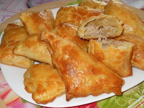 Пирог с мяса из слоеного теста