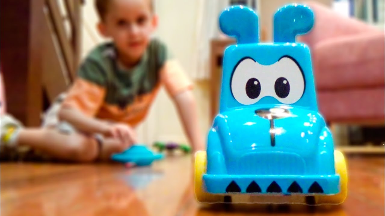 PAULINHO E TOQUINHO BRINCANDO com CARRINHO DE CONTROLE REMOTO INFANTIL para CRIANÇAS