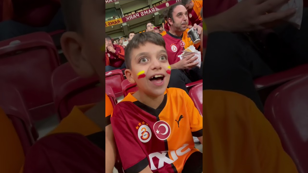 Selim gol sevinci! Galatasaray Torreira Gabriel Sara ve Mertens gol sevinci icardi formalı köpek