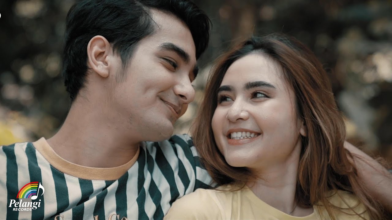 Bian Gindas - Tak Ingin Sendiri (Official Music Video) Bian Gindas - Tak Ingin Sendiri (Official Music Video)