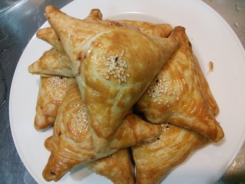 Самса рецепт приготовления в домашних условиях из слоеного теста с курицей Самса рецепт приготовления в домашних условиях из слоеного теста с курицей