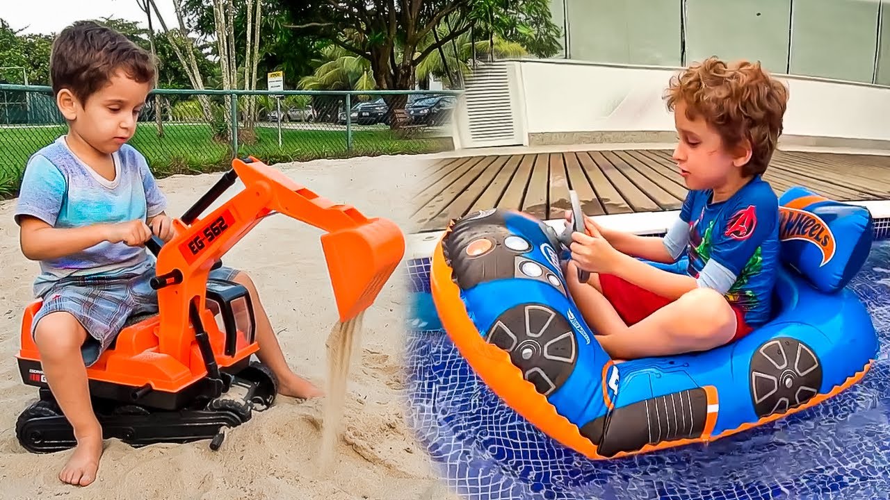 ESCAVADEIRA no PARQUINHO de AREIA – CARRINHOS – BOIAS na PISCINA – Vídeo Infantil para Crianças