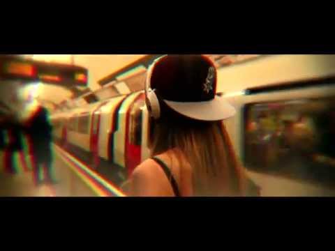 Скачать песню what s your name