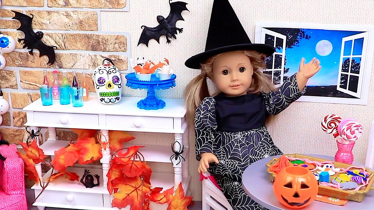 Spooky Halloween Decorations Take Over American Girl Doll House! PLAY TOYS