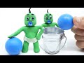 Green Baby's Blue Baby Ball | Learn the colors with Green Baby and his friends
