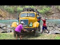 Loading Tons of Rock Into 70 year old Rusted Soviet Truck