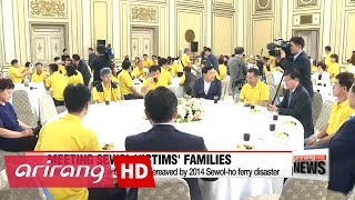 President Moon apologizes to families of Sewol-ho ferry disaster victims on behalf of gov