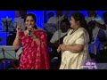 Sujatha Indian playback singer Give Memento to K S Chitra