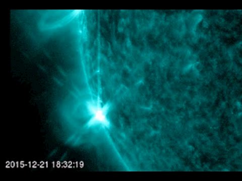 Solar Flares, Complex Sunspots Coming In | S0 News Dec.22.2015