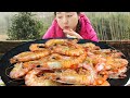 Xiaoyu ate salt baked shrimp today  fried golden crisp  a mouthful of wine shrimp  small days reall