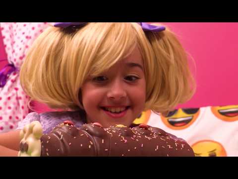 Esme s Cake Calamity ⭐ 1 Hour Compilation ⭐ Princesses In Real Life Kiddyzuzaa WildBrain