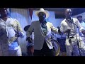 Benno Villa Anthony akiimba wimbo wa "Maneno Maneno" na Mlimani Park Orchestra "Sikinde"