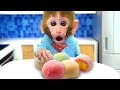 Bebé Mono Bon Bon Come Galleta Mochi y Juega al Coche de Juguete Con su Cachorro - MONO BONBON ESP