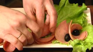 Оформление блюд - мясные и рыбные нарезки. Фото Как красиво оформить мясную нарезку - видео урок