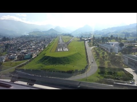 Most Difficult Landing in Colombia Cockpit View HD 1080p 