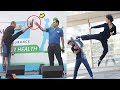 Akshay Kumar Vs Tiger Shroff Karate STUNTS In Public - Who Is Better