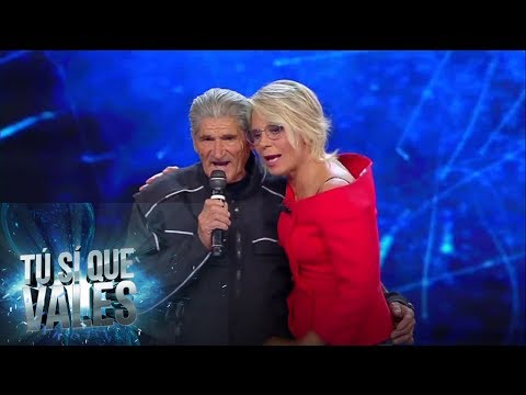 maria de filippi resta quasi nuda a tu si que vales shick in studio vidoemo emotional video unity