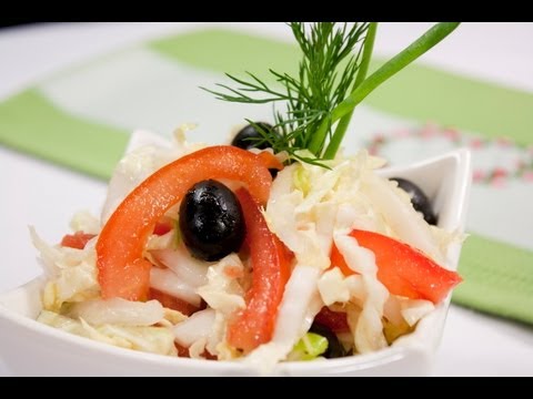 Салат с пекинской капустой и маслинами и сыром Салат с пекинской капустой и маслинами и сыром