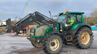 Köp Midjestyrd Traktor Valtra XM150-4 med lastare på Klaravik