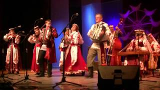 Linksma polka groja folklorinis ansamblis ''Poozierje''