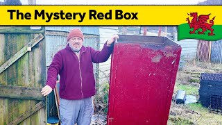 189. The Red Box Mystery - Living Alone in Wales (January 2025)