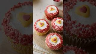 Valentines Vanilla Cupcakes #valentinesday #valentinesdaygift