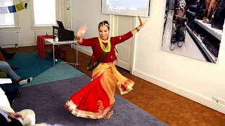 Jun Jastai - Nepali Dance - Sarita Humagai