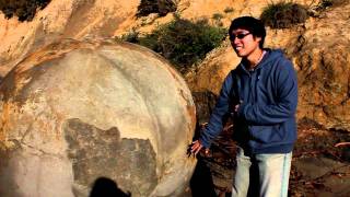 紐西蘭摩拉基大圓石 Moeraki Boulders.